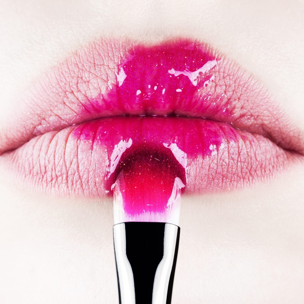 Lipgloss – das Kosmetikprodukt mit vielen Facetten. (Bild: MO_SES Premium / Shutterstock.com)