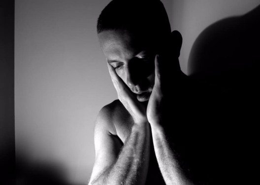 Bei rund jedem fünften Mitteleuropäer löst die winterliche Unterbelichtung eine Depression aus. (Bild: © smikeymikey1 - shutterstock.com)