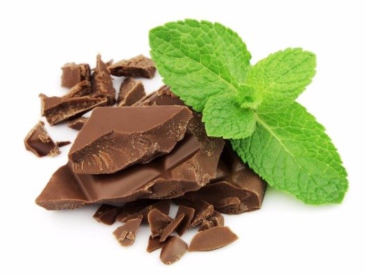 Durch das besondere Aroma eignet sich die Schokominze ideal für die Herstellung von Likör. (Bild: © Volosina - shutterstock.com)