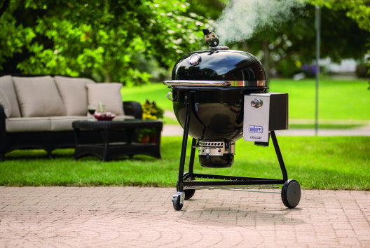 Mit dem exklusiven Summit Charcoal schreibt Weber ein neues Kapitel in der Geschichte der Kugelgrills. (Bild: Weber-Stephen Schweiz GmbH)