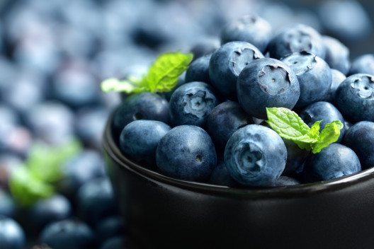 Wer eine schöne Haut will, sollte regelmässig Blaubeeren essen. (Bild: © Brian A Jackson - shutterstock.com)