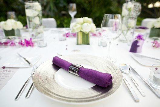 Tischdekoration (Bild: © kireewong foto - shutterstock.com)
