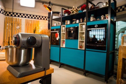 „Ivo und die Backdetektive“ – mit Bosch-Support. (Bild: SRF / Bosch)
