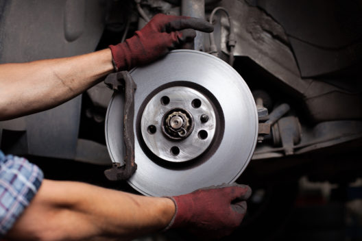 Die passenden Bremsen fürs Auto (Bild: baranq – shutterstock.com)
