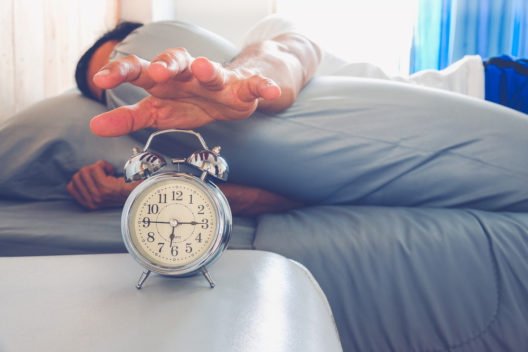 Der Wecker - eine wirklich nützliche Erfindung. (Bild: Ko Backpacko - shutterstock.com)
