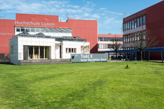 Im SolarDecathlon-Gebäude auf dem Campus in Horw wurde die Regelung einer Gebäudeheizung mit Hilfe des Wetterberichts ausprobiert. (Bild: Martin Vogel)