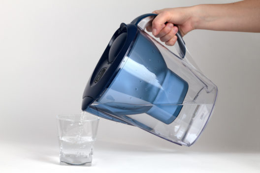 Besseres Trinkwasser dank Wasserfilter (Bild: Tomislav Pinter - shutterstock.com)